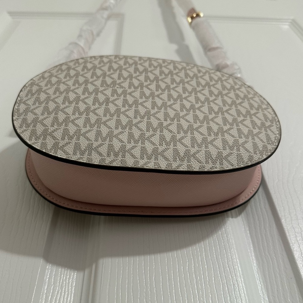 Michael Kors: Jet Set Travel MD Oval XBody (Crossbody) Bag - Picture 7 of 13